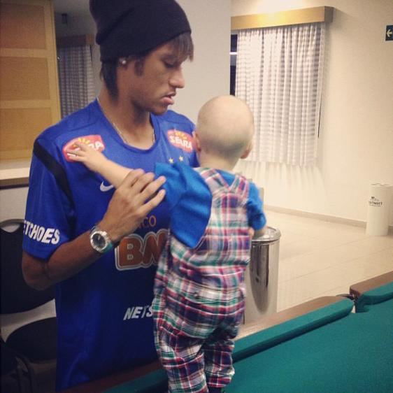 Neymar e o filho Davi Lucca em foto no Dia dos Namorados