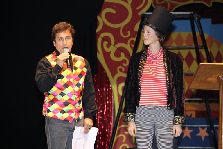 Marcos Frota e Luana Piovani comandam a abertura do primeiro Festival Internacional do Circo, no Rio de Janeiro