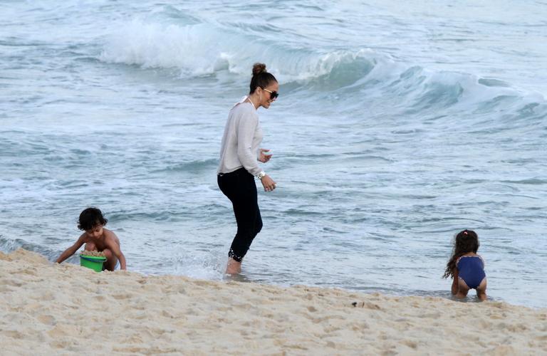 Jennifer Lopez com os filhos no Rio de Janeiro