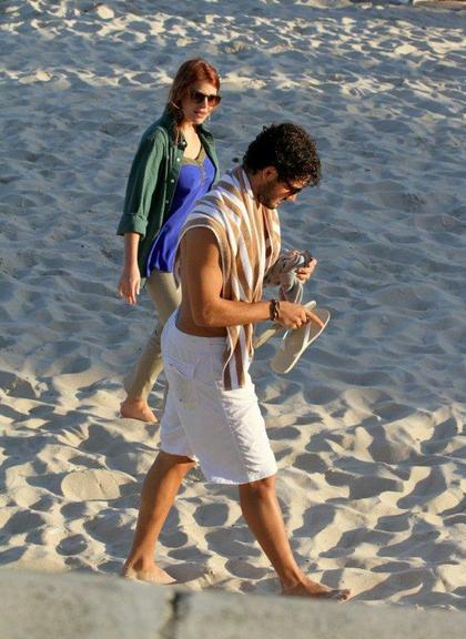 Alexandre Pato e Barbara Berlusconi em praia de Ipanema