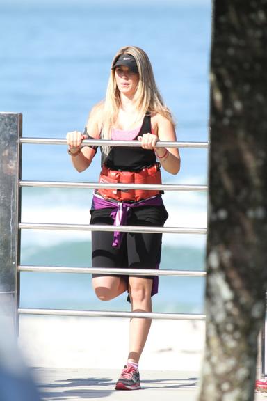 Susana Werner treina em uma série de exercícios no Rio de Janeiro