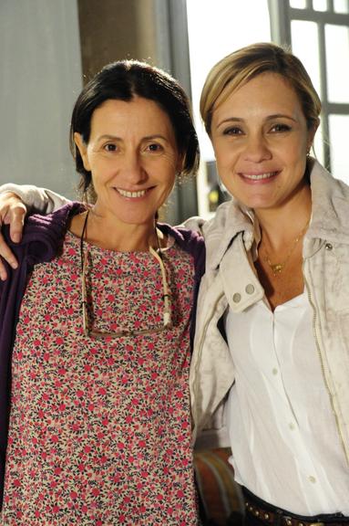 Júlia (Adriana Esteves) e Dulce (Cássia Kiss Magro) em 'Morde & Assopra'