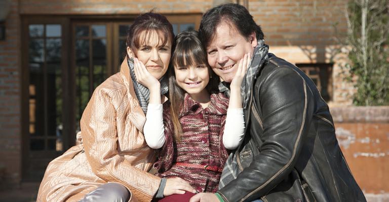 Larissa Manoela com os pais Silvana e Gilberto