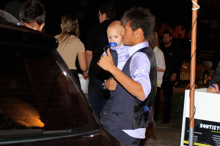 Neymar e o pequeno Davi Lucca