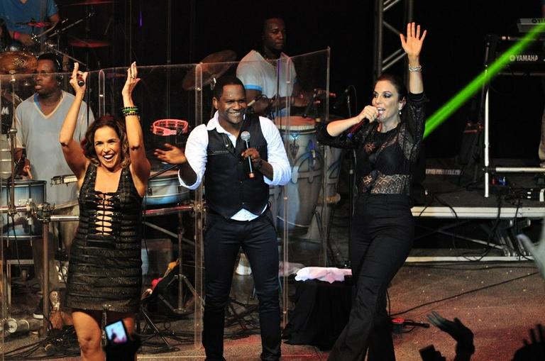 Ivete Sangalo e Daniela Mercury fazem participação especial em gravação de CD da banda Araketu