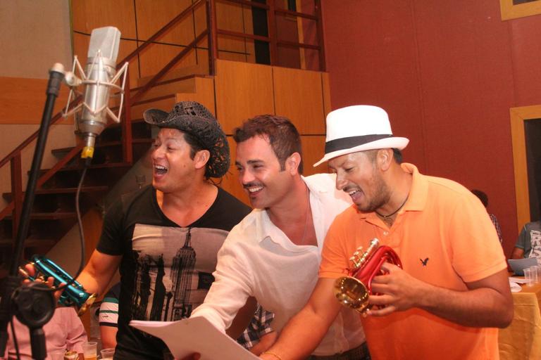 Rodrigo Phavanello e Sérgio Malheiros cantam com Fabricio e Fabian