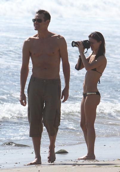 Jim Carrey curte novo affaire em praia de Los Angeles, Estados Unidos