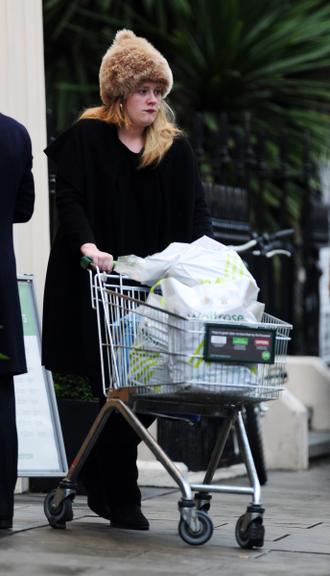 O look de Adele no supermercado