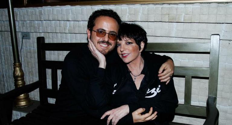 Liza Minnelli e Isaac Azar, proprietário do Paris 6