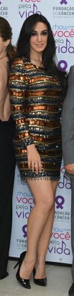 Marina Elali apareceu com um look semelhante ao vestido de Claudinha e Fê Paes Leme, que também é da coleção de Patrícia Bonaldi, no evento 'Com Você, Pela Vida'