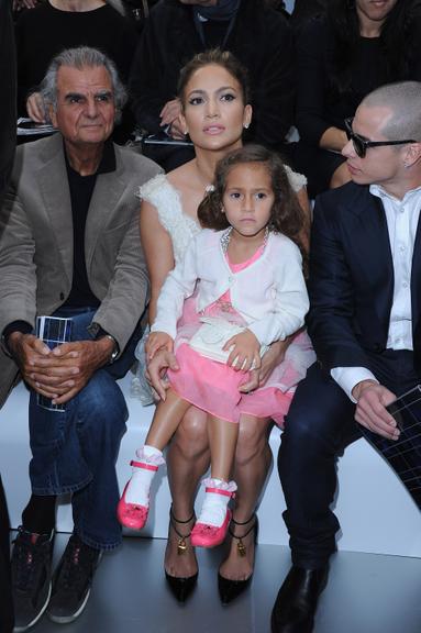Jennifer Lopez, Emme e Casper no desfile da Chanel