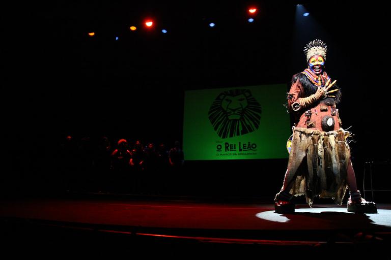 Veja fotos da coletiva do musical 'O Rei Leão', com a presença de Gilberto Gil