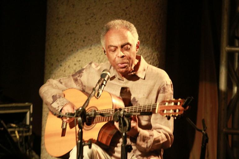 Pocket show de Gilberto Gil lança o programa 'Rio Não Tem Preço'