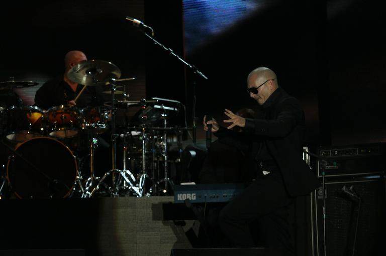 O rapper Pitbull realiza show em Paulínia, interior de São Paulo 