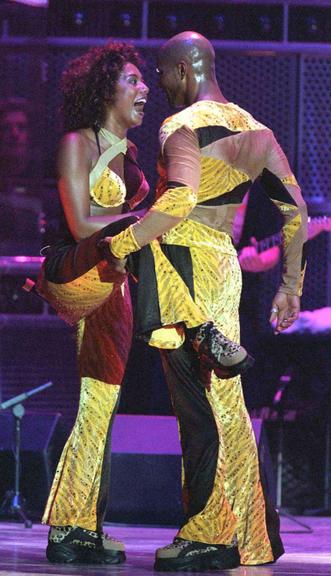 Melanie B. se casou com o dançarino Jimmy Gulzar, em 1998, durante o auge das Spice Girls.
