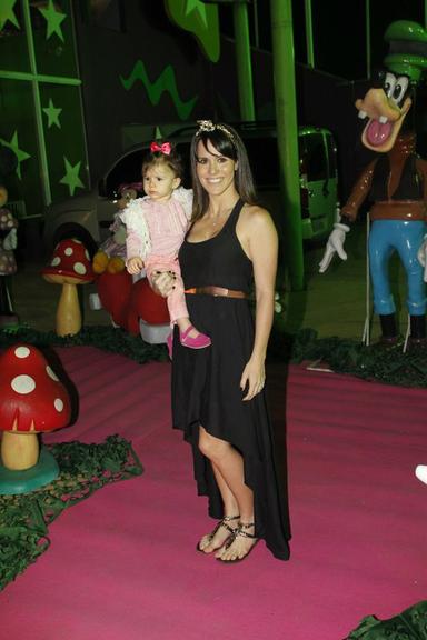 Fernanda Pontes e Maria Luiza, sua filha com Diogo Boni