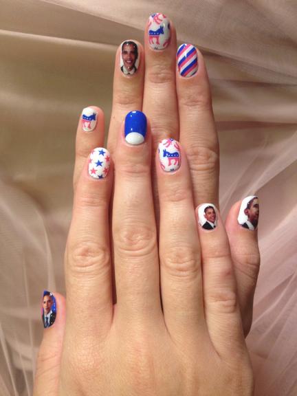 Katy Perry também pintou as unhas para apoiar a campanha presidencial de Barack Obama nos Estados Unidos