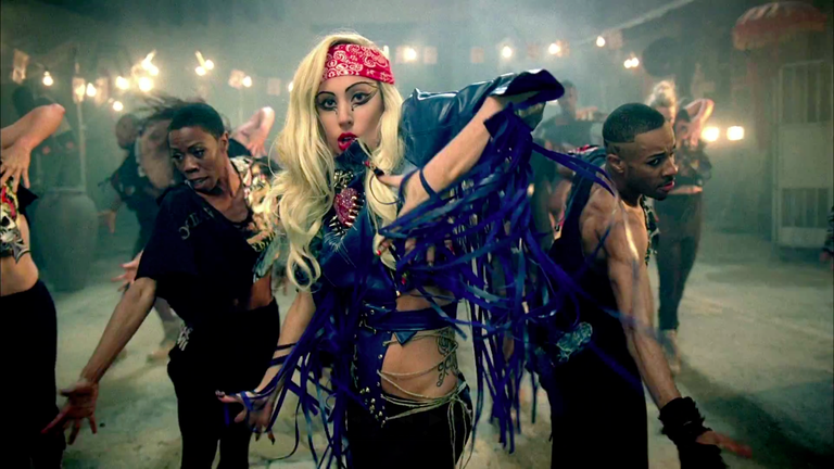 Lady Gaga no clipe 'Judas'
