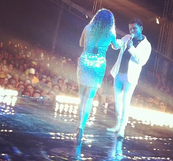 Daniela Mercury no palco com Pablo