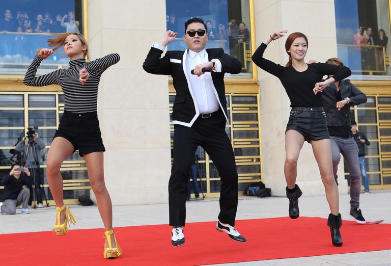 Apresentação de ‘Gangnam Style’ em Paris