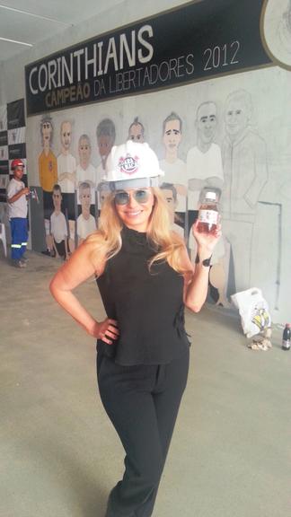 Brunete Fraccaroli visita obra do estádio do Corinthians