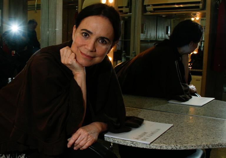 Regina Duarte participa de leitura de texto de Nelson Rodrigues