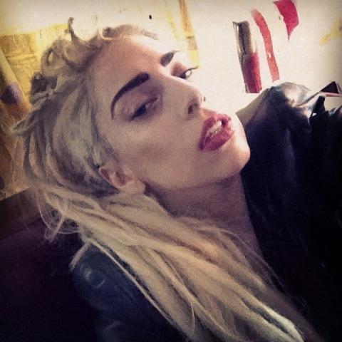 Lady Gaga com dreadlocks