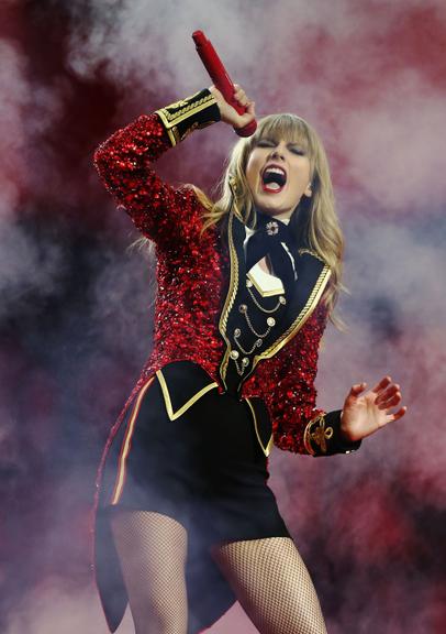 Taylor Swift em apresentação na Alemanha em novembro de 2012