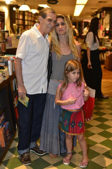 Jorge Mautner com a filha Amora Mautner e a neta Júlia