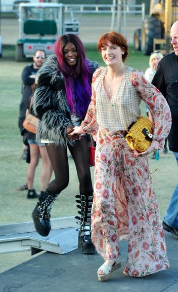 Azealia Banks e Florence Welch, as queridinha da música indie, se divertem no Coachella