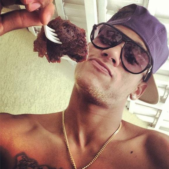 Neymar exibe seu novo look: cavanhaque loiro