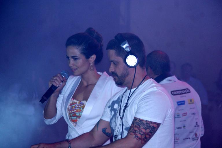 Nanda Costa e DJ Mau Mau