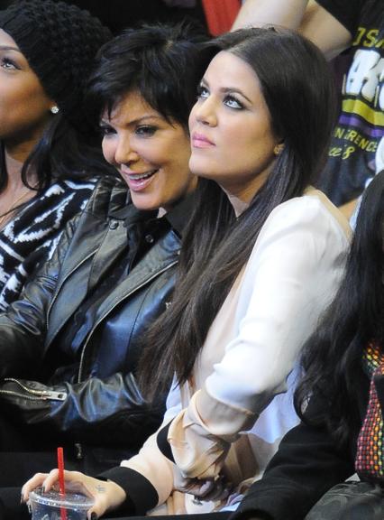 Kardashians vibram em jogo de basquete nos EUA
