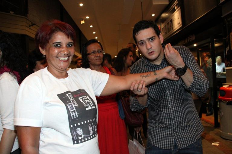 Fã mostra tatuagem que fez ao seu ídolo, Marcos Veras