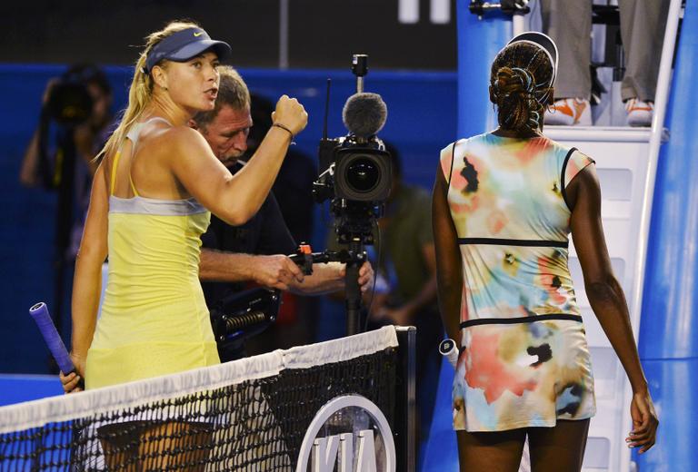 A russa Maria Sharapova ao vencer a norte-americana Venus Williams