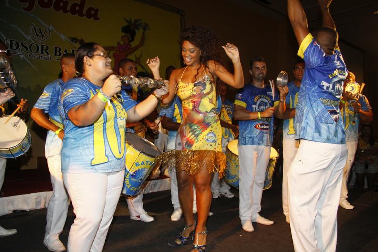 Juliana Alves na feijoada pré-carnavalesca da Unidos da Tijuca