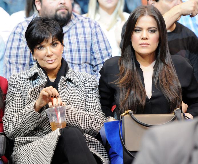 Kris Jenner e Khloe Kardashian vibram em jogo de Lamar Odom
