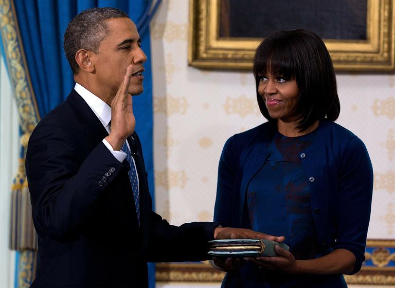Presidente Barack Obama faz o juramento oficial do seu segundo mandato ao lado da mulher, Michelle