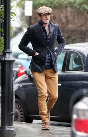 David Beckham mostra estilo ao passear por Londres, na Inglaterra