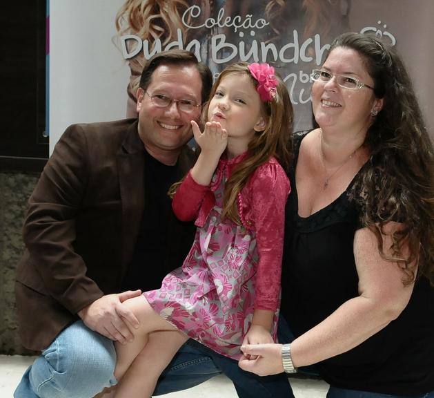 Duda Bündchen com os pais, Paulo Borges e Raquel Bündchen