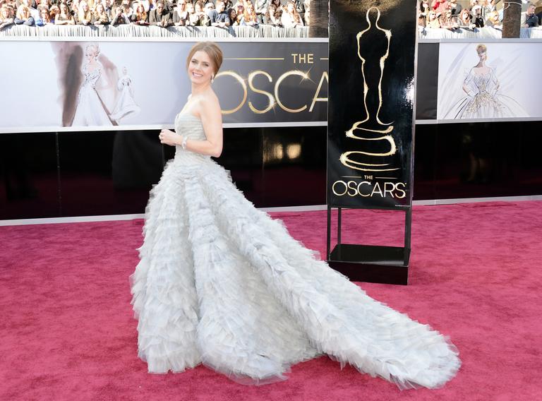 Amy Adams com look Oscar de la Renta