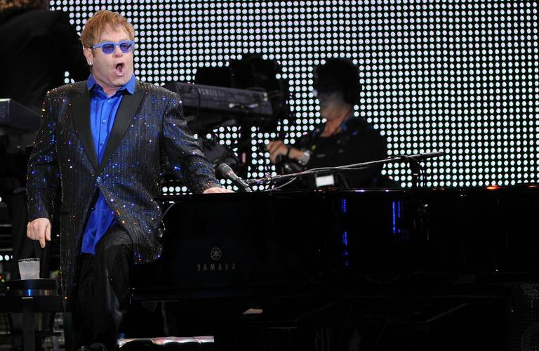 Elton John faz show em São Paulo