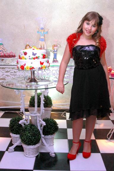Mila Freitas comemora seu aniversário de 11 anos