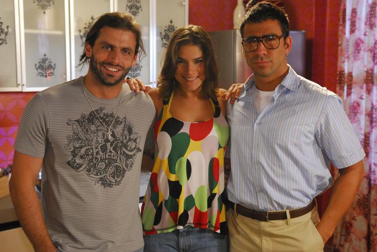 Marlon (Henri Castelli), Franciele (Priscila Fantin) e Uesley (Julio Rocha) em 'Casos e Acasos', de 2008