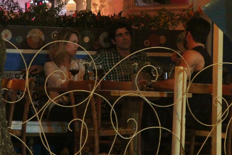 Reynaldo Gianecchini e Mariana Ximenes jantam com o estilista Marc Jacobs e seu namorado Harry Louis no Rio de Janeiro