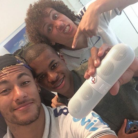 Neymar é o rei das selfies no Instagram: veja o jogador com amigos