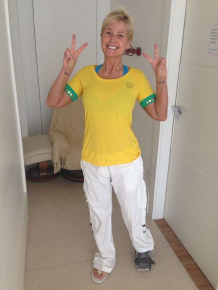 Xuxa mostra fotos de sua torcida pela seleção brasileira