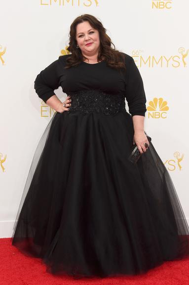 Emmy: atrizes usam vestidos que valorizam quadril e busto largos