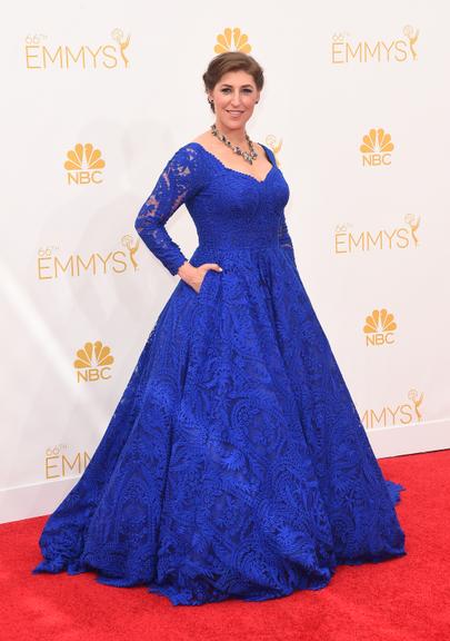 Emmy: atrizes usam vestidos que valorizam quadril e busto largos