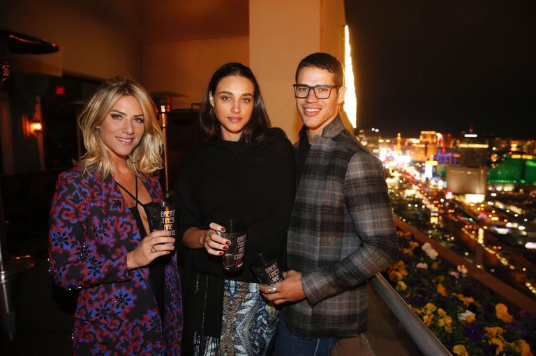 José Loreto, Débora Nascimento e Giovanna Ewbank brilham em Las Vegas